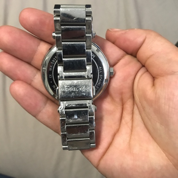 Michael Kors watch - Picture 3 of 3